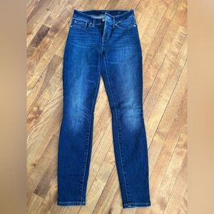 Lucky Brand Women’s Medium Blue Skinny Jeans